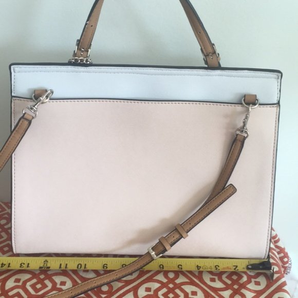 GUESS purse SALE!!!!Like new - Picture 2 of 8